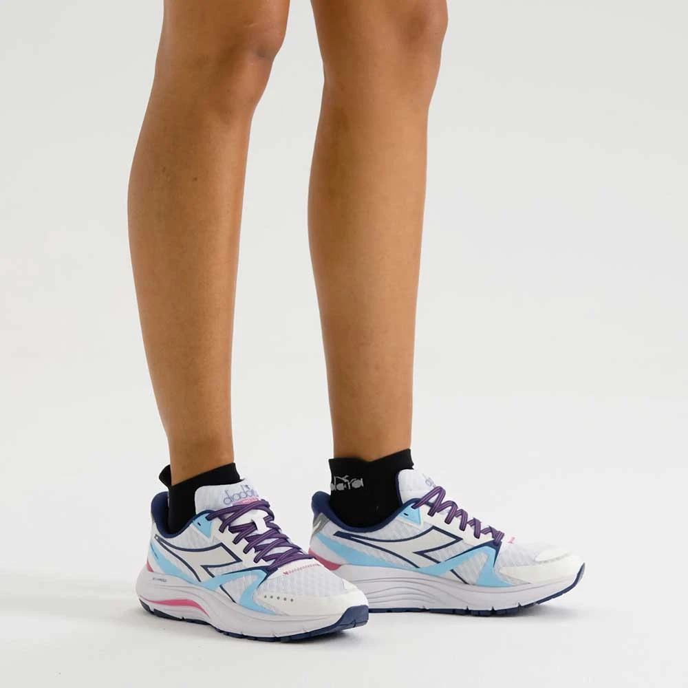 Diadora Women's Mythos Blushield Vortice 8 Running Shoe - White/Blueprint- Regular (B) - Image 7